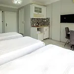 Hotel Unique
