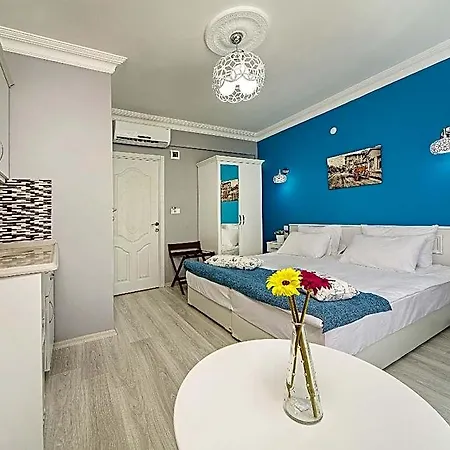 Hotel Unique 3*