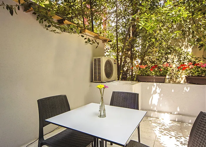 أجنحة يونيك الفندقية فندق