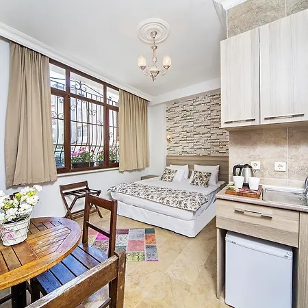 Hotel Unique 3*