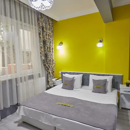 Unique Hotel 3*