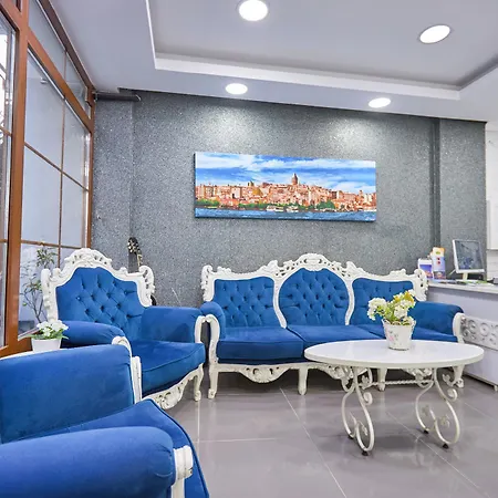 Hotel Unique 3*