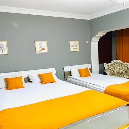 Hotel Unique 3*