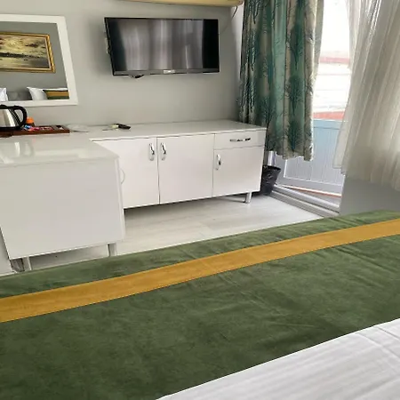 Unique Hotel 3*