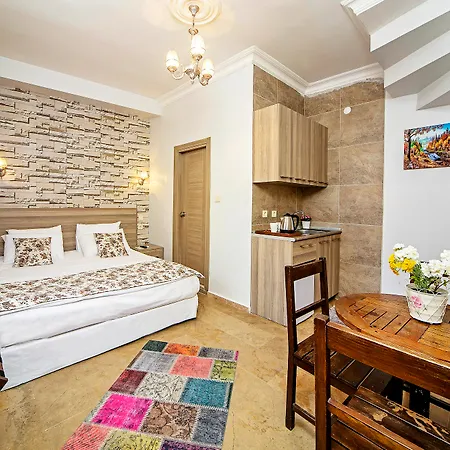 Unique Hotel 3*