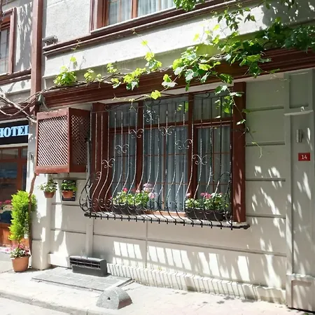 Unique Hotel 3*